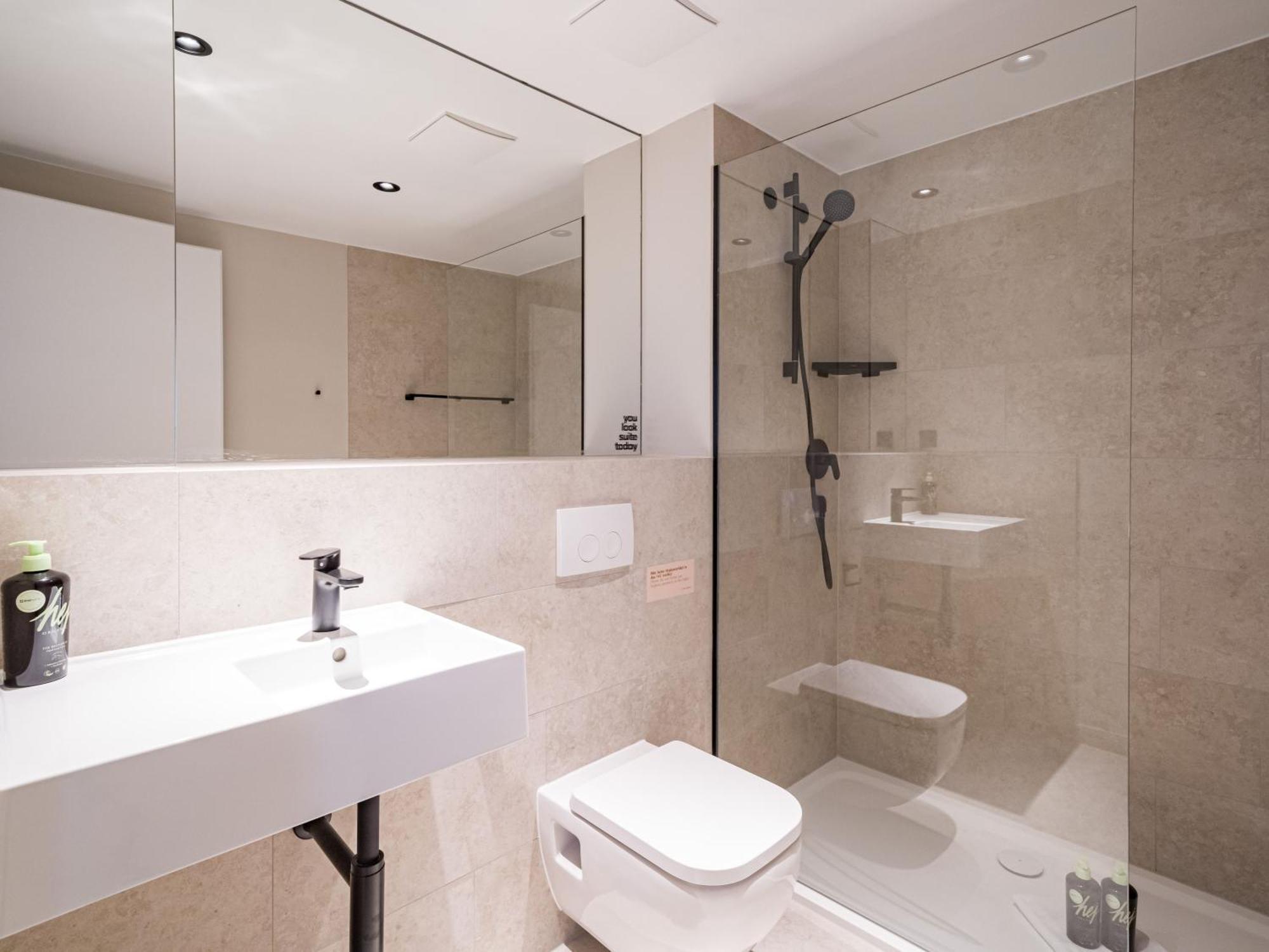 Limehome Saarbruecken Berliner Promenade الغرفة الصورة